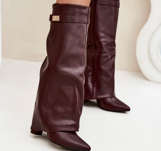 Shark Elegance - Kniehohe Fold-Over Stiefel