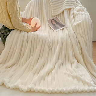 Dovira - weiche Fleece Kuscheldecke