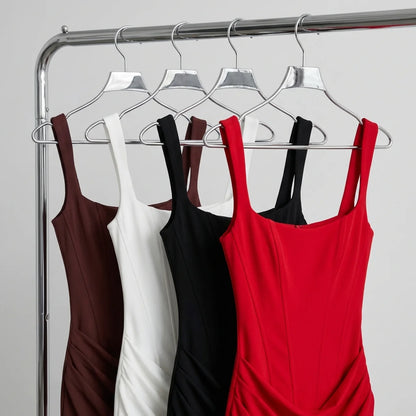 Figurbetontes Minikleid mit Raffung