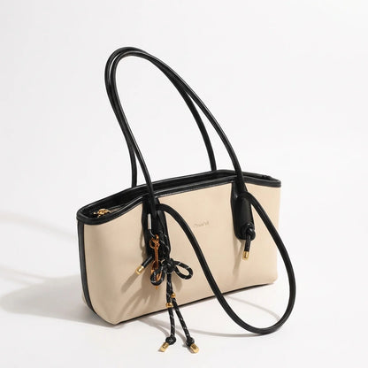Schultertasche mit Knotendetail