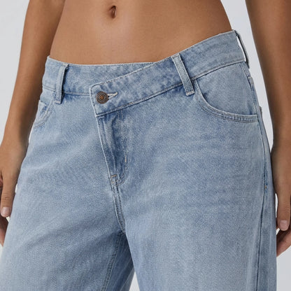 High-Waisted Jeans mit tiefem Bund